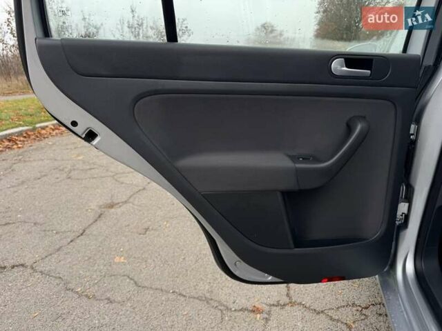 Сірий Фольксваген Golf Plus, об'ємом двигуна 1.4 л та пробігом 226 тис. км за 5900 $, фото 21 на Automoto.ua