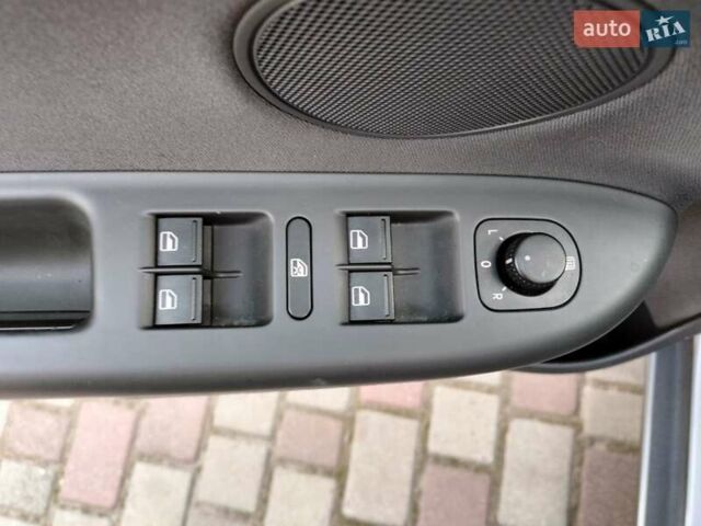 Серый Фольксваген Гольф Плюс, объемом двигателя 1.6 л и пробегом 106 тыс. км за 7300 $, фото 48 на Automoto.ua