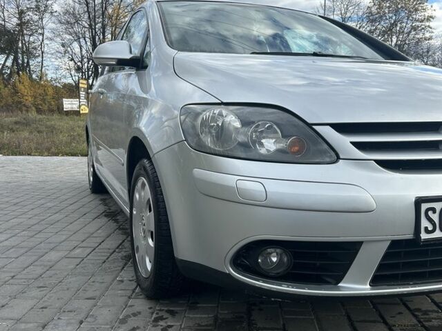 Серый Фольксваген Гольф Плюс, объемом двигателя 1.6 л и пробегом 198 тыс. км за 5800 $, фото 13 на Automoto.ua