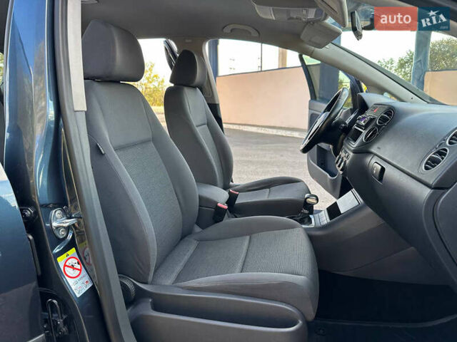 Серый Фольксваген Гольф Плюс, объемом двигателя 1.6 л и пробегом 233 тыс. км за 7199 $, фото 26 на Automoto.ua