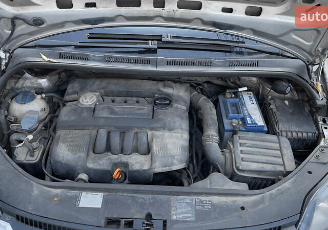 Серый Фольксваген Гольф Плюс, объемом двигателя 1.6 л и пробегом 203 тыс. км за 5700 $, фото 17 на Automoto.ua