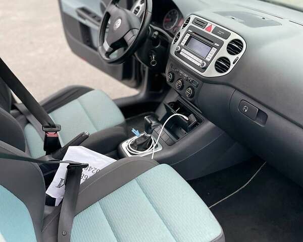 Серый Фольксваген Гольф Плюс, объемом двигателя 1.4 л и пробегом 160 тыс. км за 7700 $, фото 12 на Automoto.ua