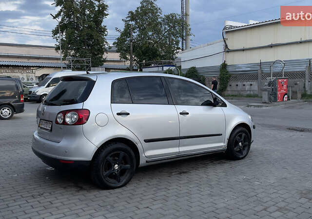 Серый Фольксваген Гольф Плюс, объемом двигателя 1.6 л и пробегом 203 тыс. км за 5700 $, фото 3 на Automoto.ua