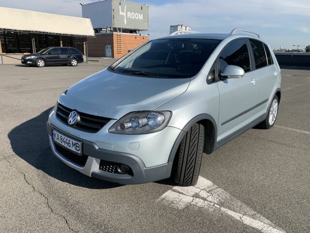 Серый Фольксваген Гольф Плюс, объемом двигателя 1.6 л и пробегом 253 тыс. км за 9800 $, фото 2 на Automoto.ua