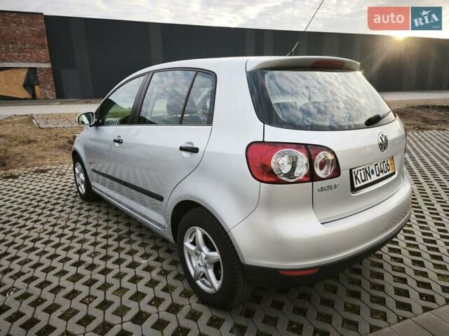 Серый Фольксваген Гольф Плюс, объемом двигателя 1.6 л и пробегом 163 тыс. км за 6900 $, фото 6 на Automoto.ua
