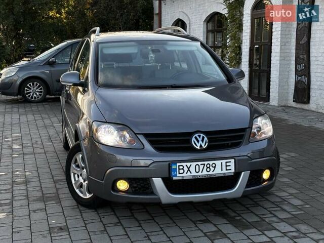 Серый Фольксваген Гольф Плюс, объемом двигателя 1.6 л и пробегом 223 тыс. км за 7499 $, фото 1 на Automoto.ua