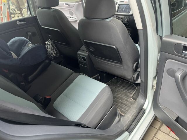 Серый Фольксваген Гольф Плюс, объемом двигателя 1.6 л и пробегом 253 тыс. км за 9800 $, фото 10 на Automoto.ua