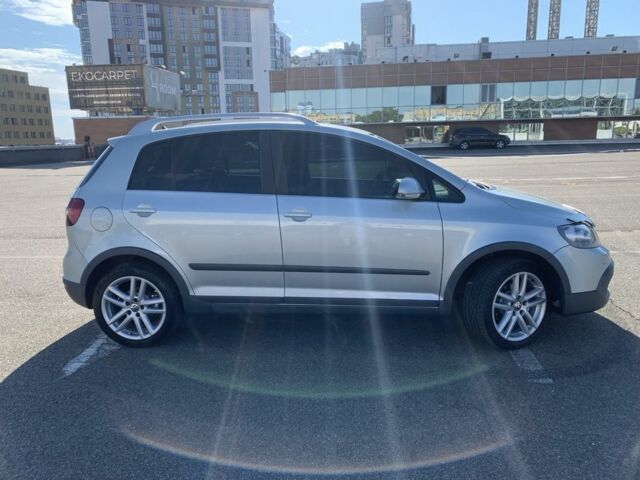 Серый Фольксваген Гольф Плюс, объемом двигателя 1.6 л и пробегом 253 тыс. км за 9800 $, фото 1 на Automoto.ua