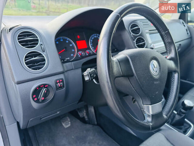 Серый Фольксваген Гольф Плюс, объемом двигателя 1.6 л и пробегом 180 тыс. км за 5699 $, фото 30 на Automoto.ua