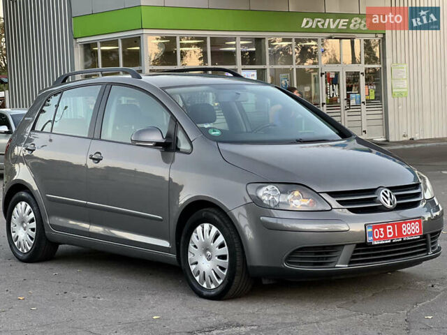 Сірий Фольксваген Golf Plus, об'ємом двигуна 1.6 л та пробігом 230 тис. км за 6650 $, фото 21 на Automoto.ua