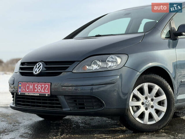 Сірий Фольксваген Golf Plus, об'ємом двигуна 1.6 л та пробігом 197 тис. км за 7999 $, фото 66 на Automoto.ua