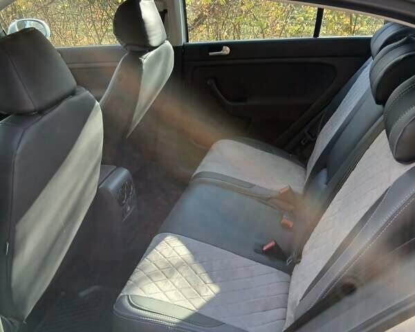 Серый Фольксваген Гольф Плюс, объемом двигателя 1.6 л и пробегом 206 тыс. км за 6300 $, фото 8 на Automoto.ua