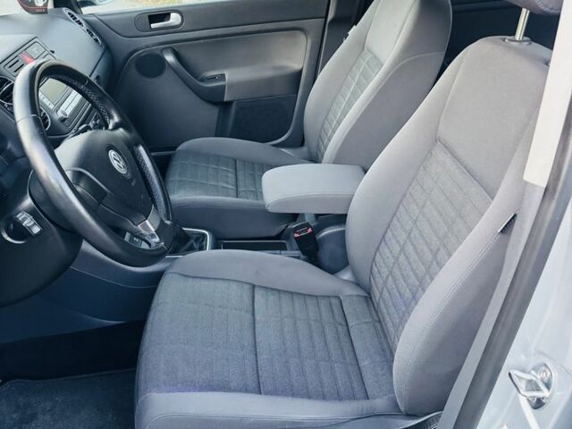 Серый Фольксваген Гольф Плюс, объемом двигателя 1.6 л и пробегом 180 тыс. км за 5699 $, фото 12 на Automoto.ua