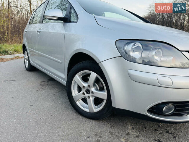 Серый Фольксваген Гольф Плюс, объемом двигателя 1.6 л и пробегом 180 тыс. км за 5699 $, фото 4 на Automoto.ua