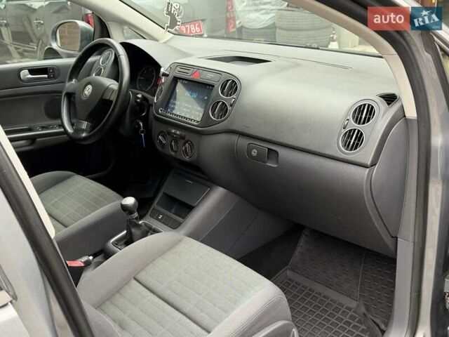 Сірий Фольксваген Golf Plus, об'ємом двигуна 1.9 л та пробігом 241 тис. км за 6600 $, фото 42 на Automoto.ua