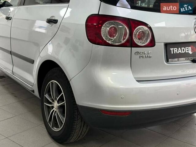 Серый Фольксваген Гольф Плюс, объемом двигателя 1.6 л и пробегом 283 тыс. км за 6490 $, фото 13 на Automoto.ua