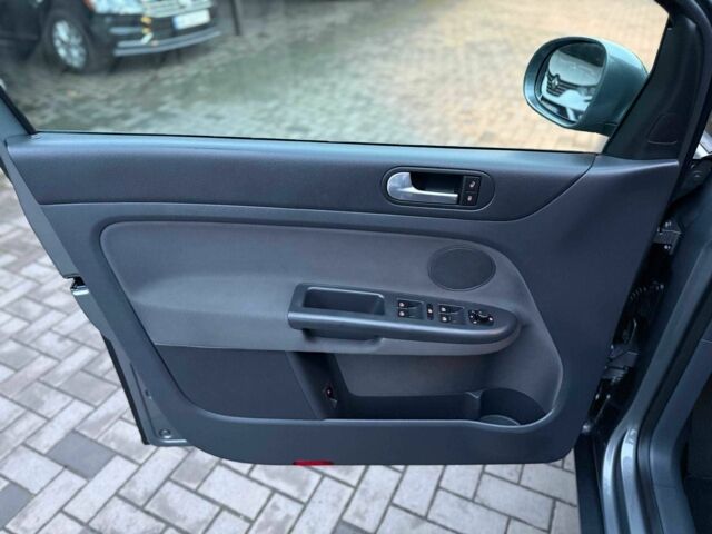 Серый Фольксваген Гольф Плюс, объемом двигателя 1.6 л и пробегом 227 тыс. км за 7300 $, фото 9 на Automoto.ua