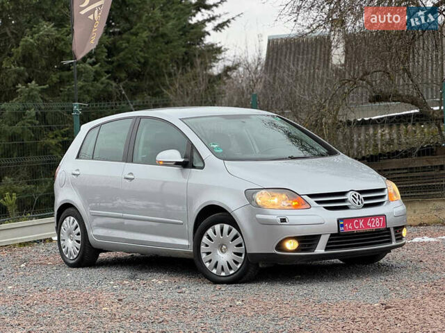 Серый Фольксваген Гольф Плюс, объемом двигателя 1.6 л и пробегом 220 тыс. км за 6190 $, фото 18 на Automoto.ua