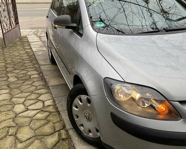 Серый Фольксваген Гольф Плюс, объемом двигателя 0 л и пробегом 192 тыс. км за 5999 $, фото 4 на Automoto.ua