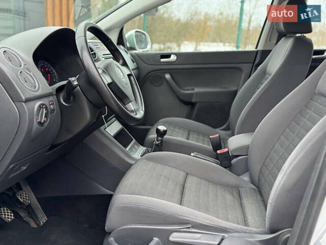 Серый Фольксваген Гольф Плюс, объемом двигателя 1.6 л и пробегом 220 тыс. км за 6190 $, фото 65 на Automoto.ua