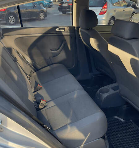 Серый Фольксваген Гольф Плюс, объемом двигателя 1.6 л и пробегом 203 тыс. км за 5700 $, фото 14 на Automoto.ua