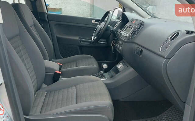 Серый Фольксваген Гольф Плюс, объемом двигателя 1.4 л и пробегом 196 тыс. км за 5250 $, фото 8 на Automoto.ua