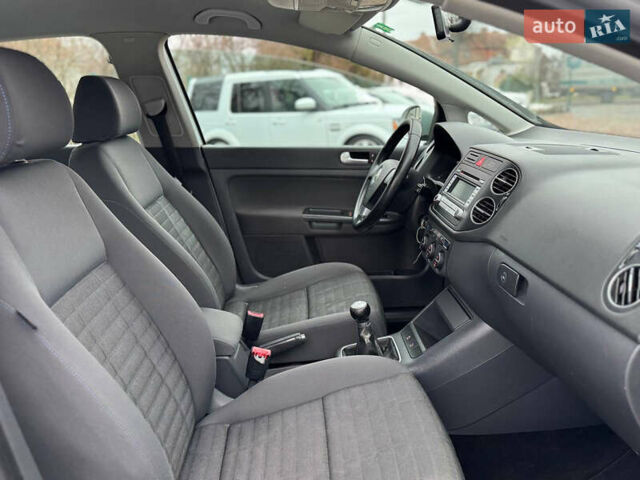 Серый Фольксваген Гольф Плюс, объемом двигателя 1.6 л и пробегом 220 тыс. км за 6190 $, фото 69 на Automoto.ua