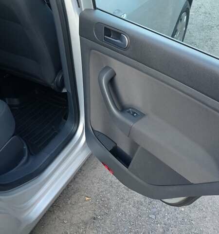 Серый Фольксваген Гольф Плюс, объемом двигателя 1.6 л и пробегом 233 тыс. км за 6199 $, фото 12 на Automoto.ua