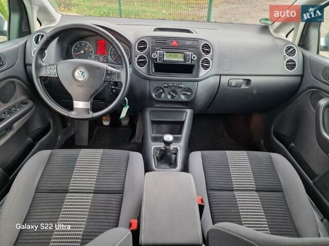 Фольксваген Гольф Плюс 2007 в Луцке на Automoto.ua Серый Фольксваген Гольф Плюс, объемом двигателя 1.6 л и пробегом 200 тыс. км за 5700 $, фото 37 на Automoto.ua