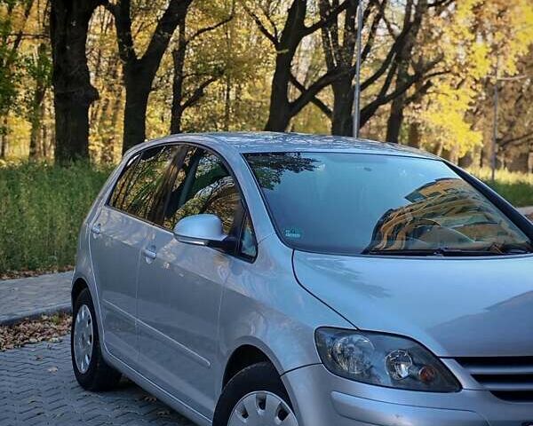 Серый Фольксваген Гольф Плюс, объемом двигателя 1.6 л и пробегом 181 тыс. км за 5599 $, фото 39 на Automoto.ua