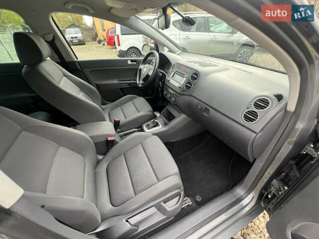 Серый Фольксваген Гольф Плюс, объемом двигателя 1.6 л и пробегом 220 тыс. км за 6599 $, фото 15 на Automoto.ua