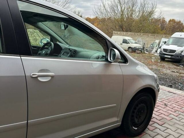 Сірий Фольксваген Golf Plus, об'ємом двигуна 1.6 л та пробігом 237 тис. км за 6000 $, фото 8 на Automoto.ua