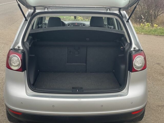 Серый Фольксваген Гольф Плюс, объемом двигателя 1.6 л и пробегом 240 тыс. км за 6900 $, фото 10 на Automoto.ua