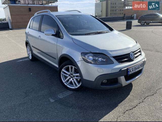 Сірий Фольксваген Golf Plus, об'ємом двигуна 1.6 л та пробігом 253 тис. км за 9800 $, фото 6 на Automoto.ua