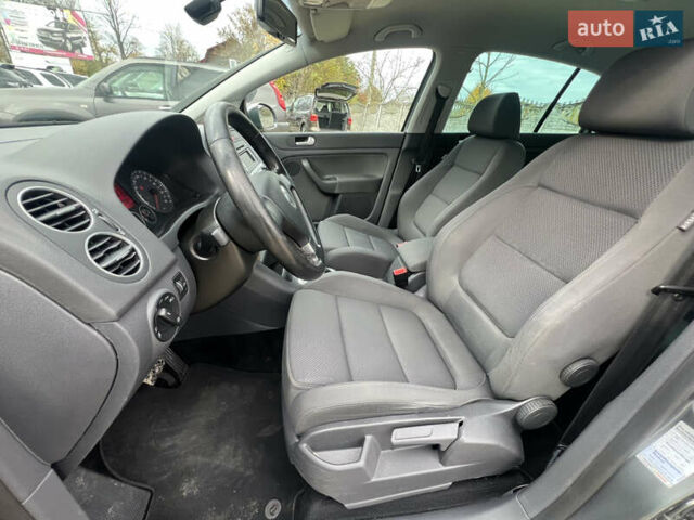 Серый Фольксваген Гольф Плюс, объемом двигателя 1.6 л и пробегом 220 тыс. км за 6599 $, фото 13 на Automoto.ua