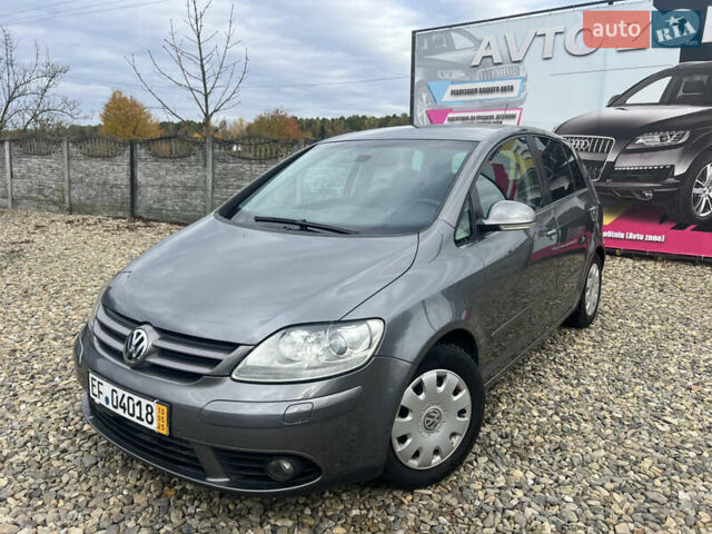 Серый Фольксваген Гольф Плюс, объемом двигателя 1.6 л и пробегом 220 тыс. км за 6599 $, фото 3 на Automoto.ua