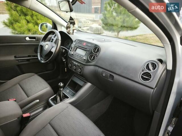 Серый Фольксваген Гольф Плюс, объемом двигателя 1.6 л и пробегом 163 тыс. км за 6900 $, фото 57 на Automoto.ua