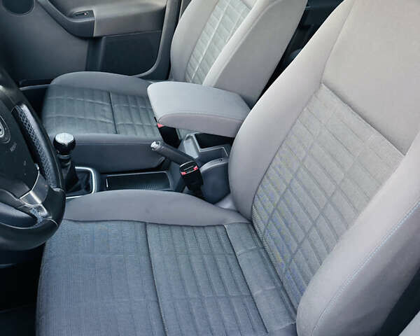 Серый Фольксваген Гольф Плюс, объемом двигателя 1.6 л и пробегом 180 тыс. км за 5699 $, фото 34 на Automoto.ua