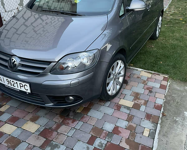 Серый Фольксваген Гольф Плюс, объемом двигателя 1.6 л и пробегом 184 тыс. км за 8000 $, фото 3 на Automoto.ua