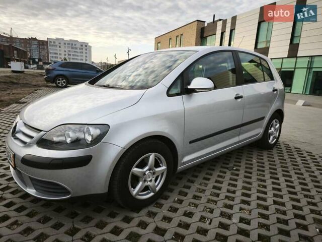 Серый Фольксваген Гольф Плюс, объемом двигателя 1.6 л и пробегом 163 тыс. км за 6900 $, фото 8 на Automoto.ua