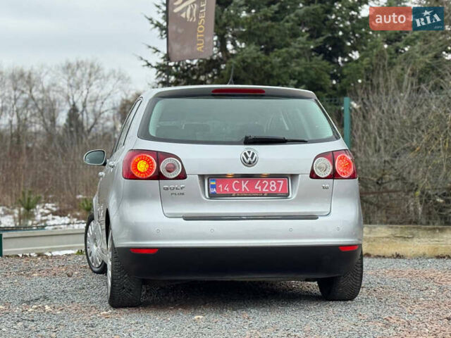 Серый Фольксваген Гольф Плюс, объемом двигателя 1.6 л и пробегом 220 тыс. км за 6190 $, фото 31 на Automoto.ua