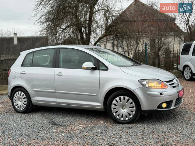 Серый Фольксваген Гольф Плюс, объемом двигателя 1.6 л и пробегом 220 тыс. км за 6190 $, фото 21 на Automoto.ua