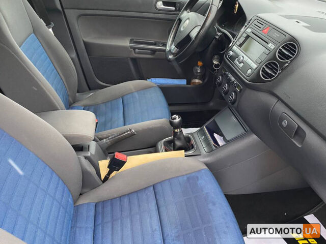 Серый Фольксваген Гольф Плюс, объемом двигателя 1.4 л и пробегом 227 тыс. км за 6300 $, фото 20 на Automoto.ua