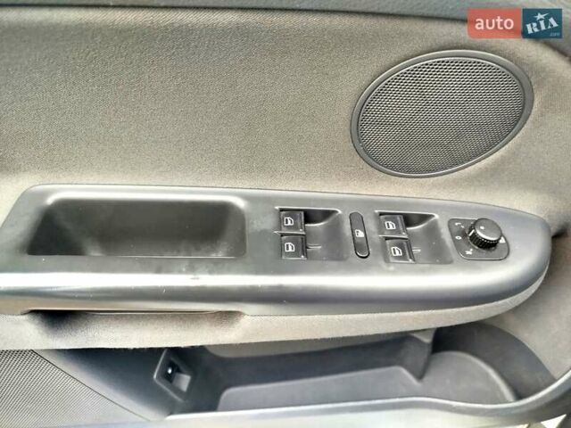 Серый Фольксваген Гольф Плюс, объемом двигателя 1.6 л и пробегом 233 тыс. км за 5750 $, фото 10 на Automoto.ua