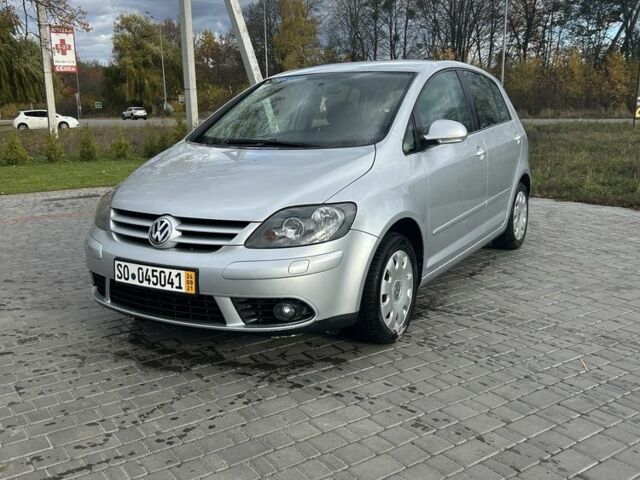 Серый Фольксваген Гольф Плюс, объемом двигателя 1.6 л и пробегом 198 тыс. км за 5800 $, фото 2 на Automoto.ua