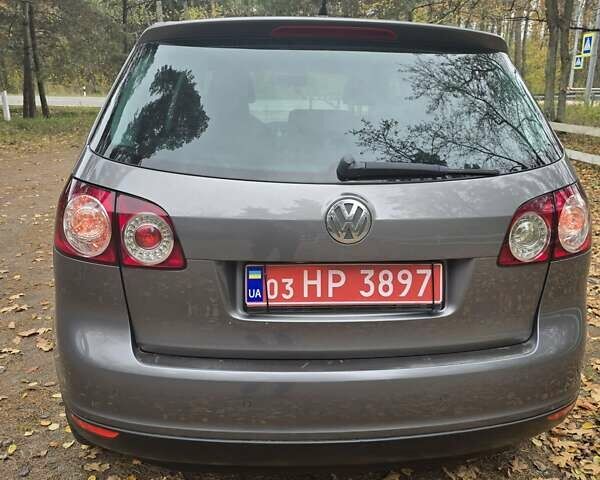 Фольксваген Гольф Плюс 2007 в Луцке на Automoto.ua Серый Фольксваген Гольф Плюс, объемом двигателя 1.6 л и пробегом 226 тыс. км за 6000 $, фото 1 на Automoto.ua