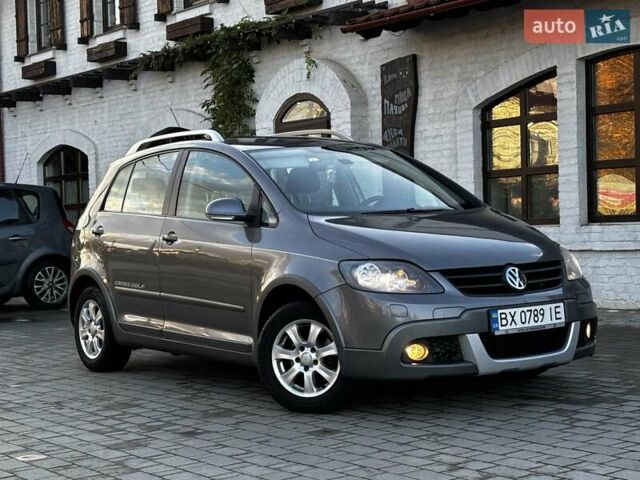 Серый Фольксваген Гольф Плюс, объемом двигателя 1.6 л и пробегом 223 тыс. км за 7499 $, фото 3 на Automoto.ua