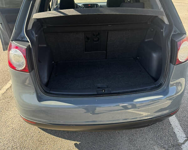 Серый Фольксваген Гольф Плюс, объемом двигателя 1.6 л и пробегом 216 тыс. км за 6099 $, фото 5 на Automoto.ua