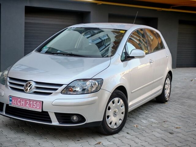 Серый Фольксваген Гольф Плюс, объемом двигателя 1.6 л и пробегом 181 тыс. км за 5499 $, фото 1 на Automoto.ua