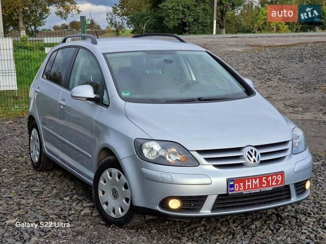 Фольксваген Гольф Плюс 2007 в Луцке на Automoto.ua Серый Фольксваген Гольф Плюс, объемом двигателя 1.6 л и пробегом 200 тыс. км за 5700 $, фото 2 на Automoto.ua